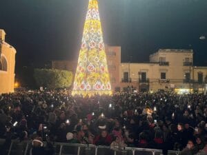 408156147_654833333525530_8222104057814750122_n-300x225 Aliberti racconta la sua Scafati sotto l'albero, una città che sta costruendo il suo futuro