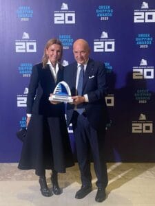 Emanuele-Grimaldi-and-Melina-Travlos-President-of-the-Union-of-Greek-Shipowners-225x300 Lloyd's List: Emanuele Grimaldi premiato come Personalità Internazionale dell'Anno
