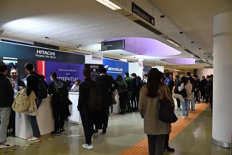 JOBFAIR24-foto-6-768x512.jpg Monte Sant’Angelo: 10.000 colloqui al Federico II Job Fair 2024