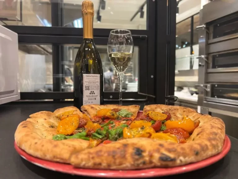 La-mia-Marinara-Federico-Guardascione-e-Trentapioli-Salvatore-Martusciello-768x576.jpg Il Colmo del Pizzaiolo? Federico Guardascione si fa in tre