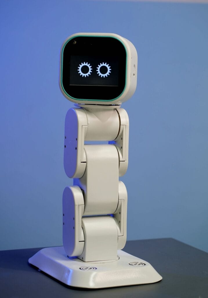 13-717x1024 Innovazione e Didattica: dal robot edudroide ai laboratori virtuali dedicati alle discipline STEM