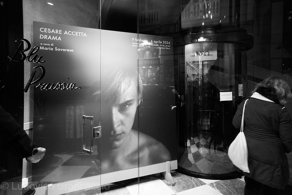 418929781_10232316708641966_5286958065041739319_n DRAMA, le ferite della luce di Cesare Accetta Al Blu di Prussia