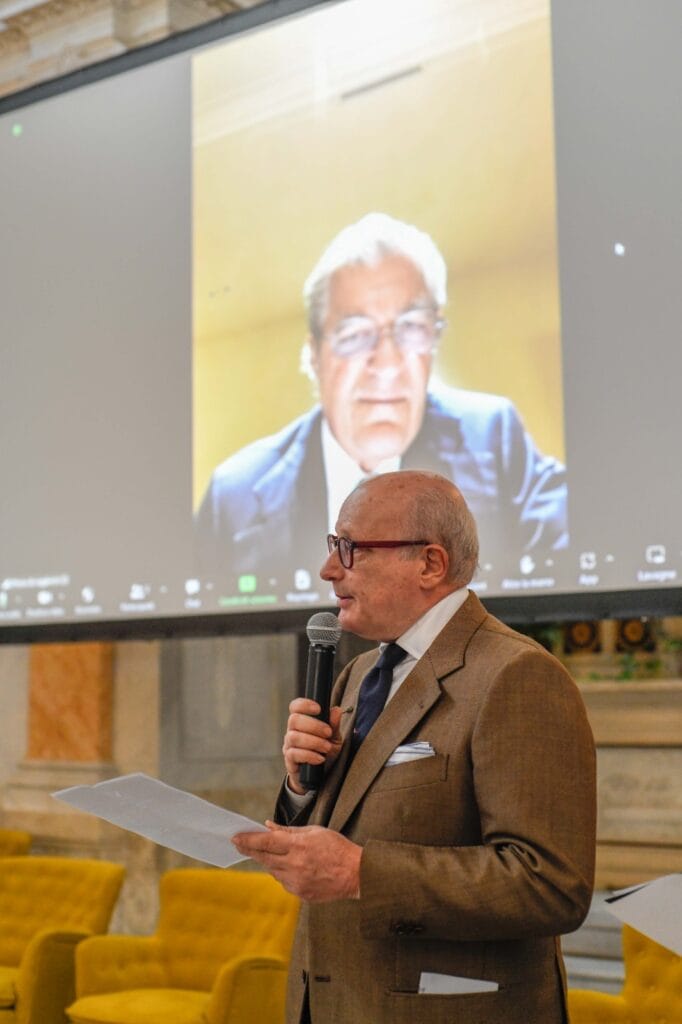 1-682x1024 Tuteliamo l’artigianato d’immagine