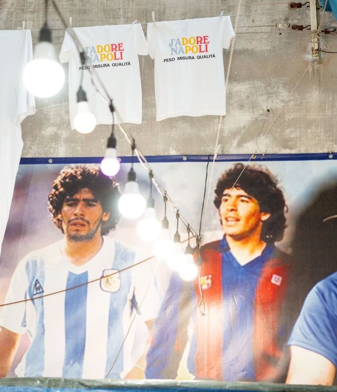 1-13 NSS-J'adore Napoli: il docufilm sui primi giorni di Diego a Napoli proiettato a Largo Maradona