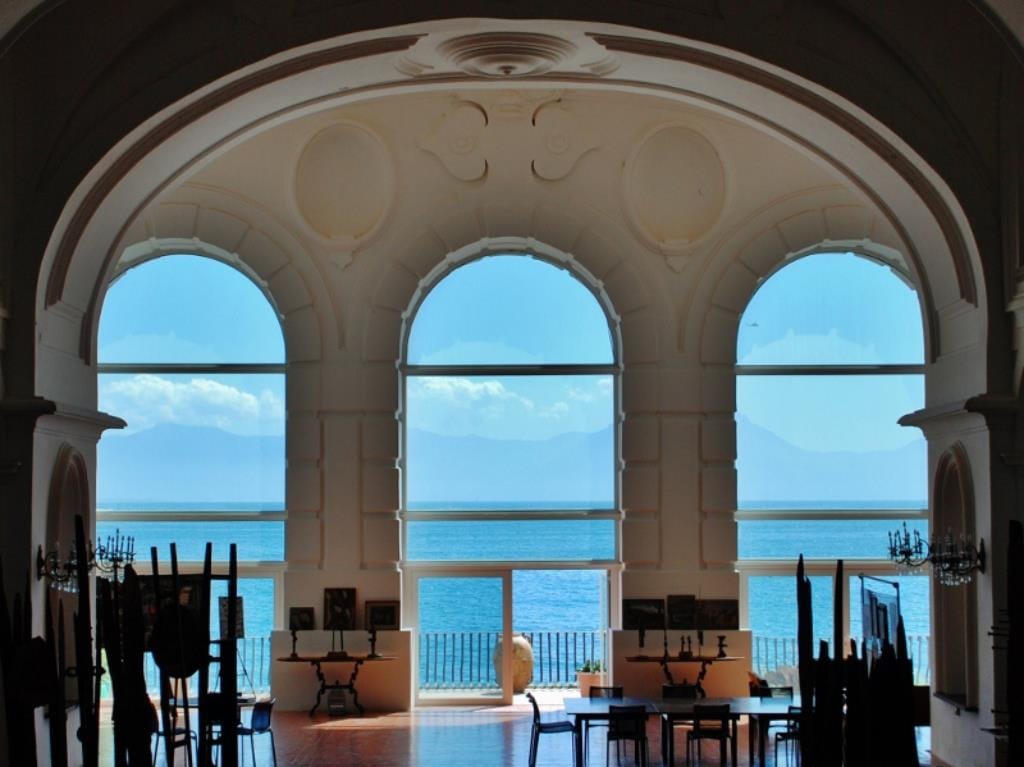 Fondazione-De-Felice_Teatro-di-Palazzo-DonnAnna_gli-arconi-a-mare-1-Copy Fondazione Ezio De Felice: al via la terza edizione di "Narrare il Patrimonio Museale"