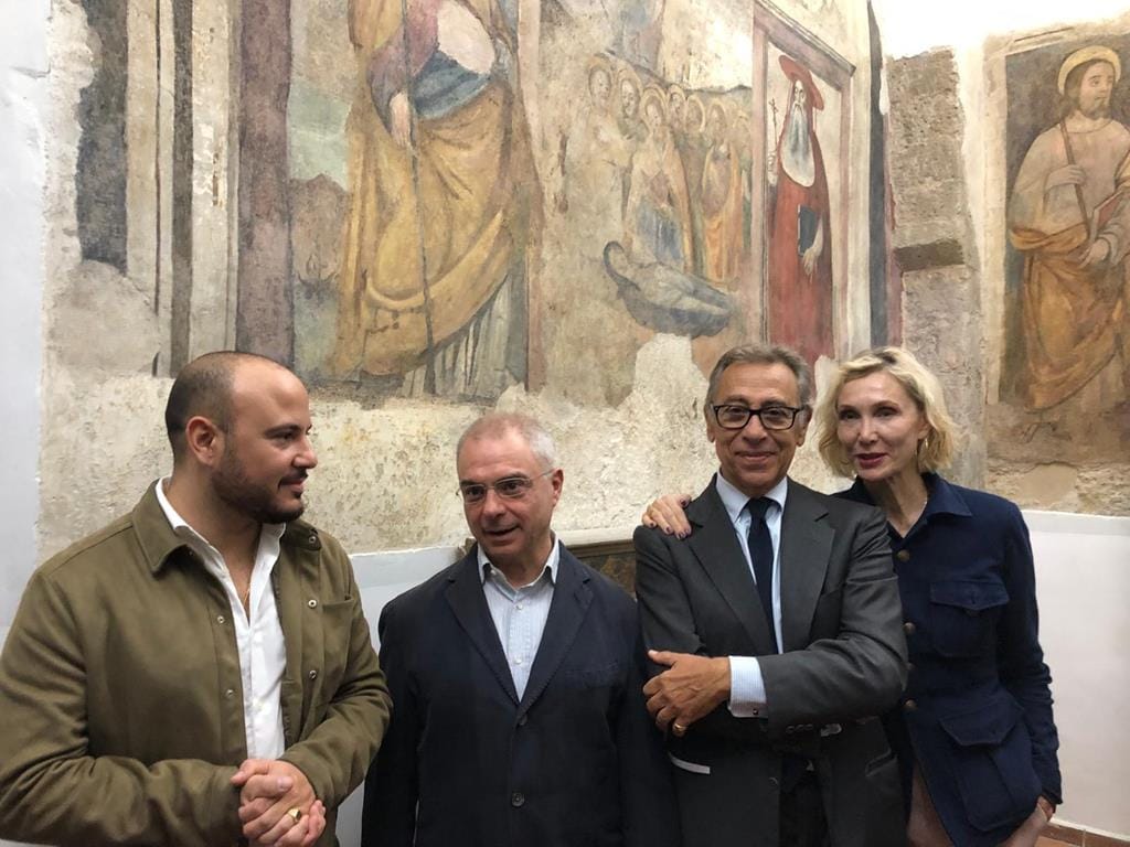 Presentazione-e-del-restauro-degli-affreschi-Archivio-di-Stato-e-Santi-Filippo-e-Giacomo_-da-sx-Massimo-Faella-Francesco-Esposito-Alberto-Sifola-Allegra-Hicks-Copy Gli affreschi ritrovati: l'’impegno di Friends of Naples per il centro antico della città