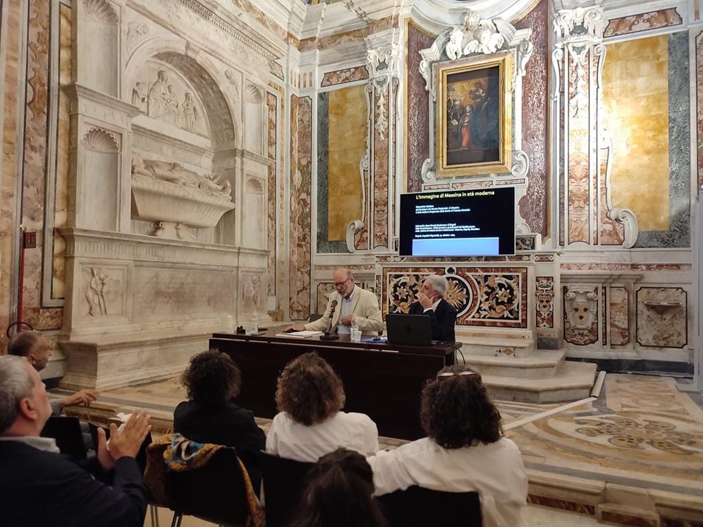 Messina-Citta-di-mare-alla-Cappella-Pignatelli-In-foto-Pierluigi-Leone-de-Castris-e-Gioacchino-Barbera-Copy Suor Orsola: la pittura per raccontare le trasformazioni urbane delle città di mare