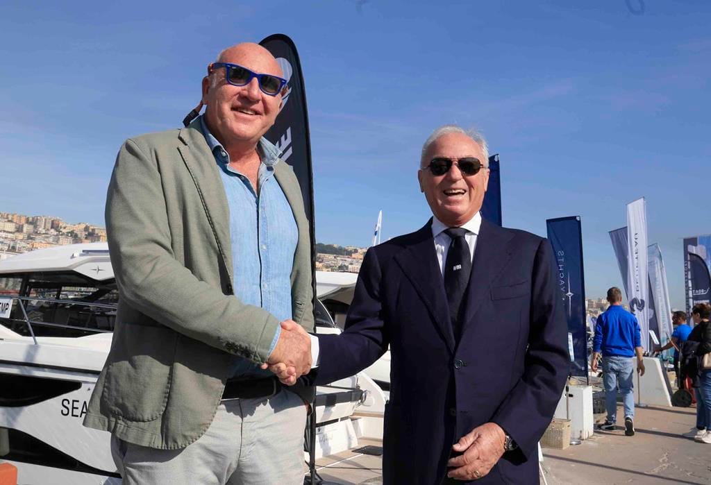 Navigare-2024_da-sx.-Massimo-Luise-Luise-Group-e-Gennaro-Amato-Afina-Copy 38° Navigare: a Mergellina successo di pubblico e bellezza nautica sotto il sole di Napoli
