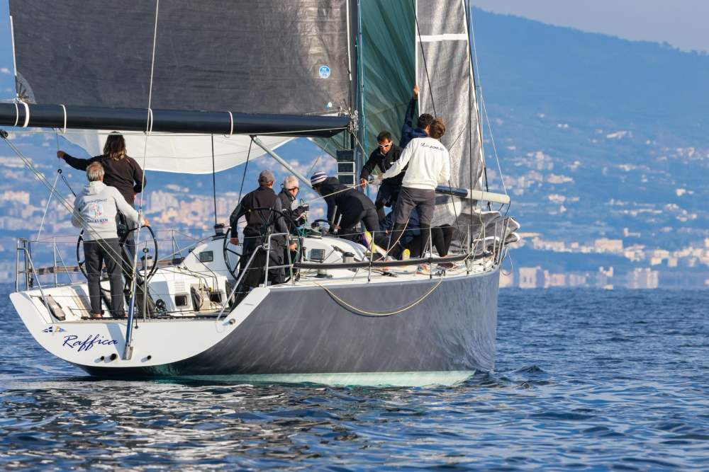 Raffica-low Vela, Campionato Invernale di Napoli: Raffica vince la Coppa Knight