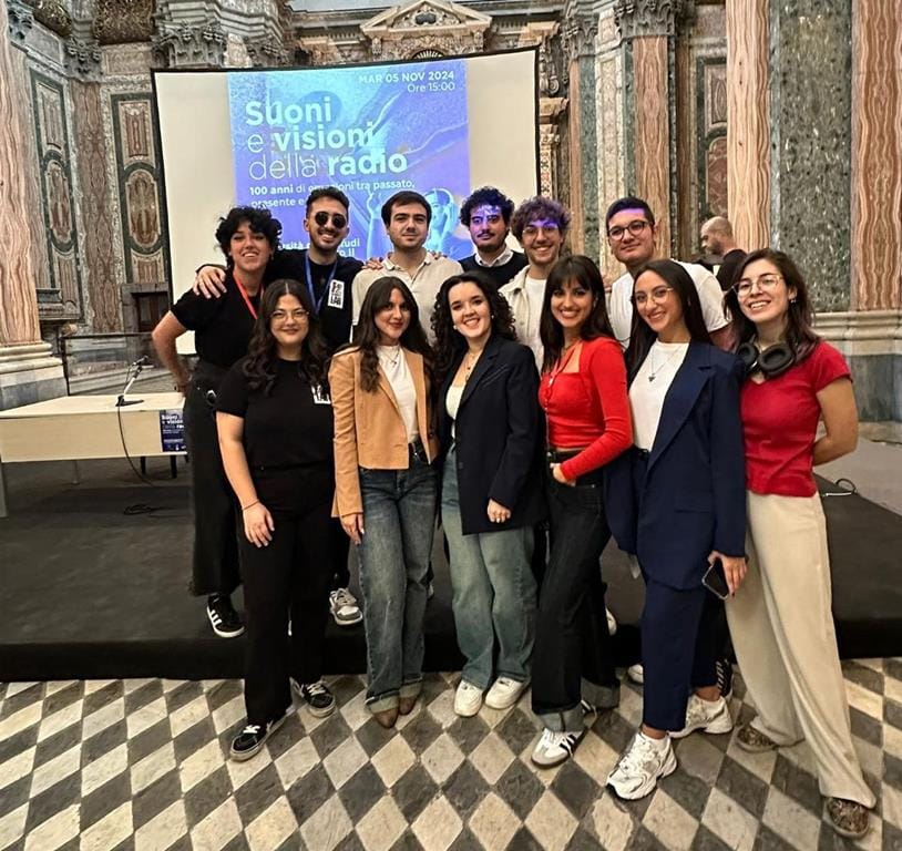 gli-studenti-di-F2-RadioLab-della-Federico-II-Copy La Radio compie 100 anni ma è il media più giovane che esista